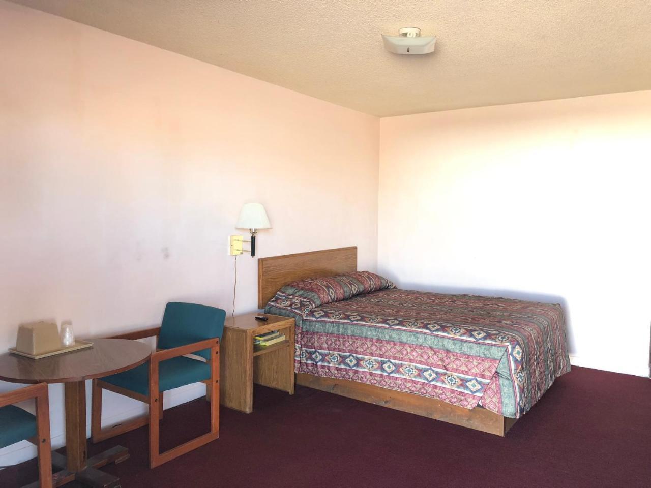 Deluxe Inn Motel Sparks Exterior photo